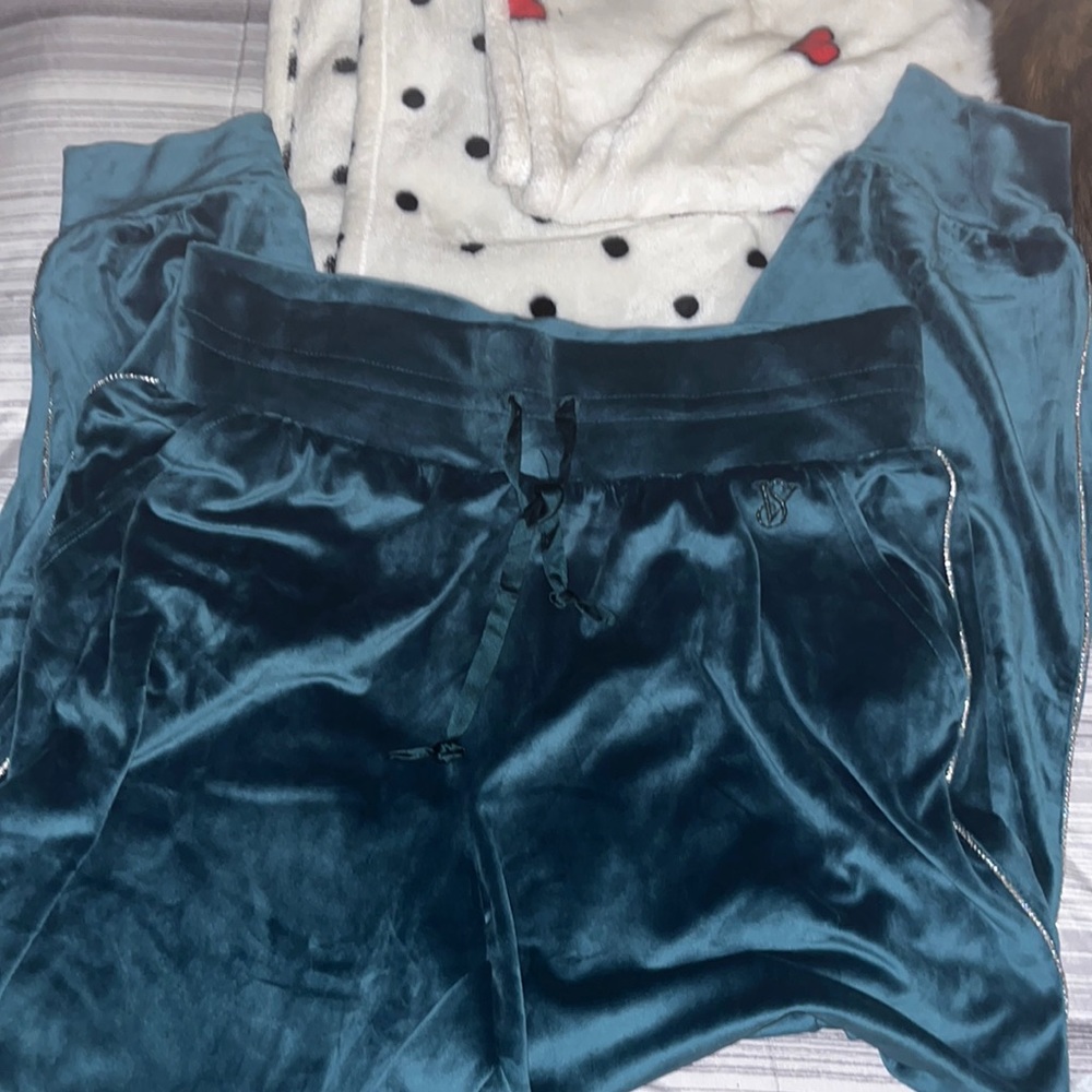 NWT vs sweat outfit